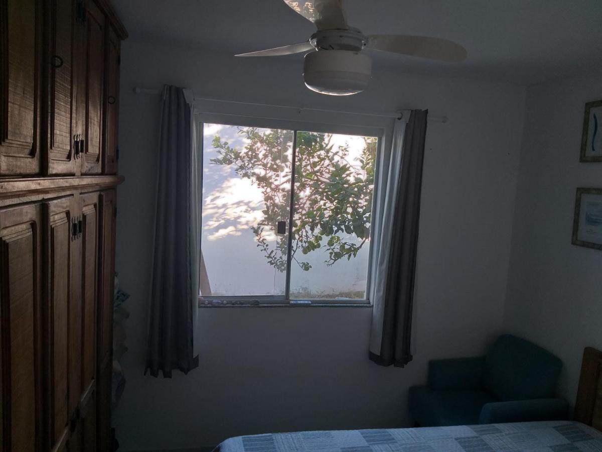 Casa Agradavel Com Piscina Em Condominio Fechado