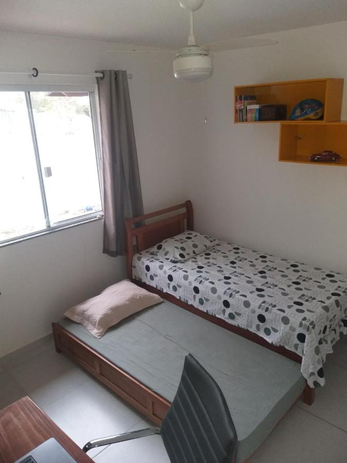 Casa Agradavel Com Piscina Em Condominio Fechado